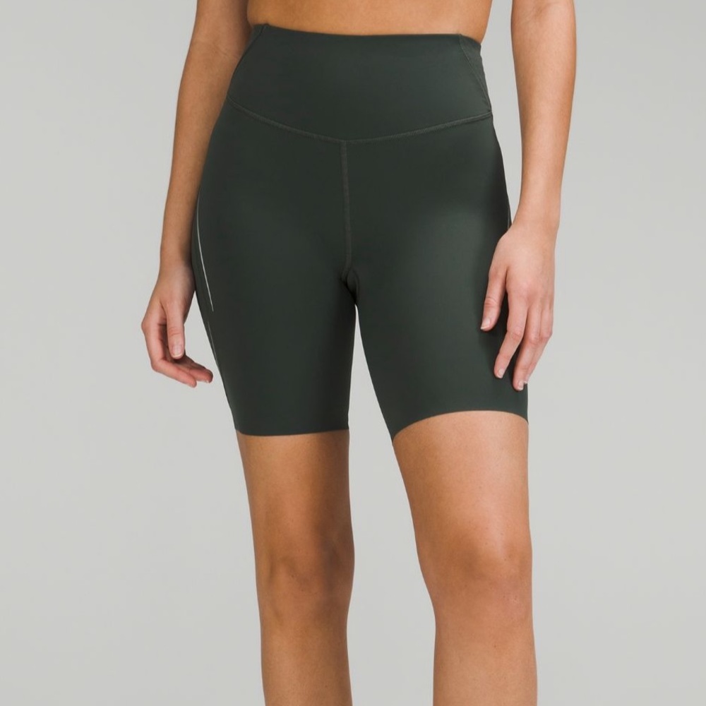 Lululemon Base Pace High-Rise Reflective Short 8” | Size 4